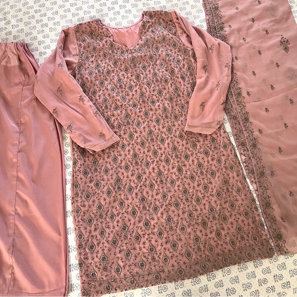 NEW Sequin Embellished Chiffon Salwar Kameez - Picture 7 of 12